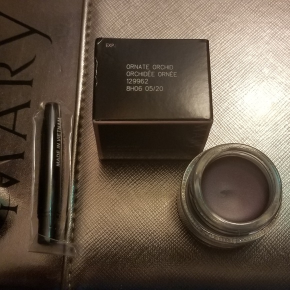 Mary Kay Ltd edition gel eyeliner Ornate Orchid - Picture 1 of 2